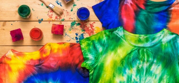 how to tie dye a shirt with a logo